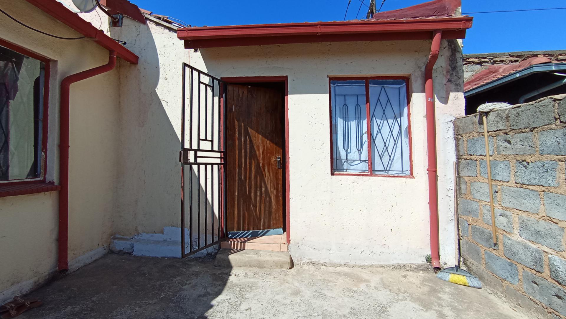 Front View of property in Kaalfontein