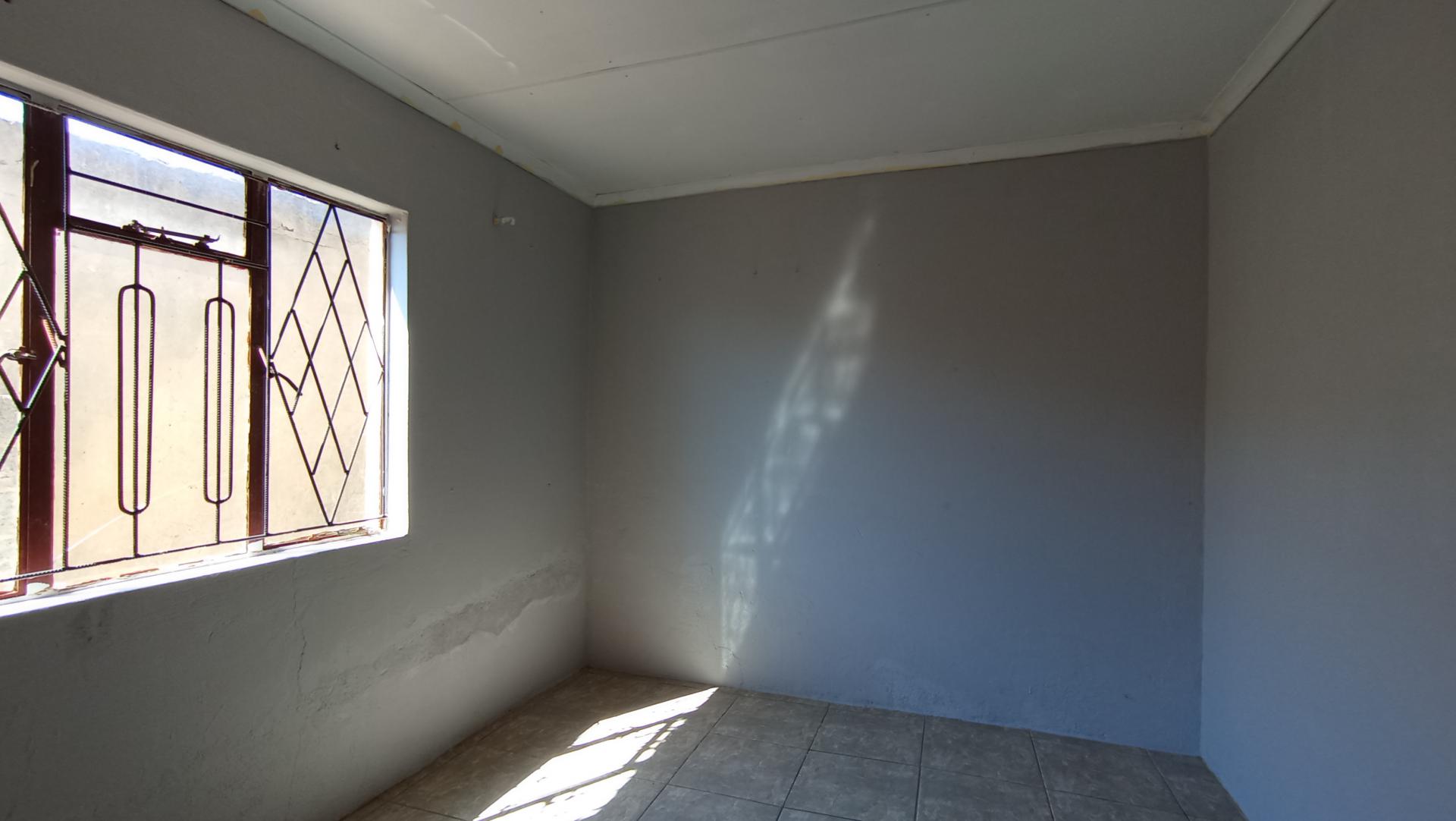 Bed Room 3 - 14 square meters of property in Kaalfontein