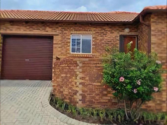 2 Bedroom Simplex for Sale For Sale in Amberfield - MR689446