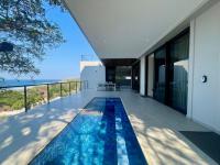  of property in Shakas Rock