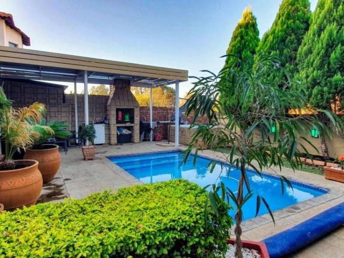 3 Bedroom House for Sale For Sale in Waterval East - MR689466