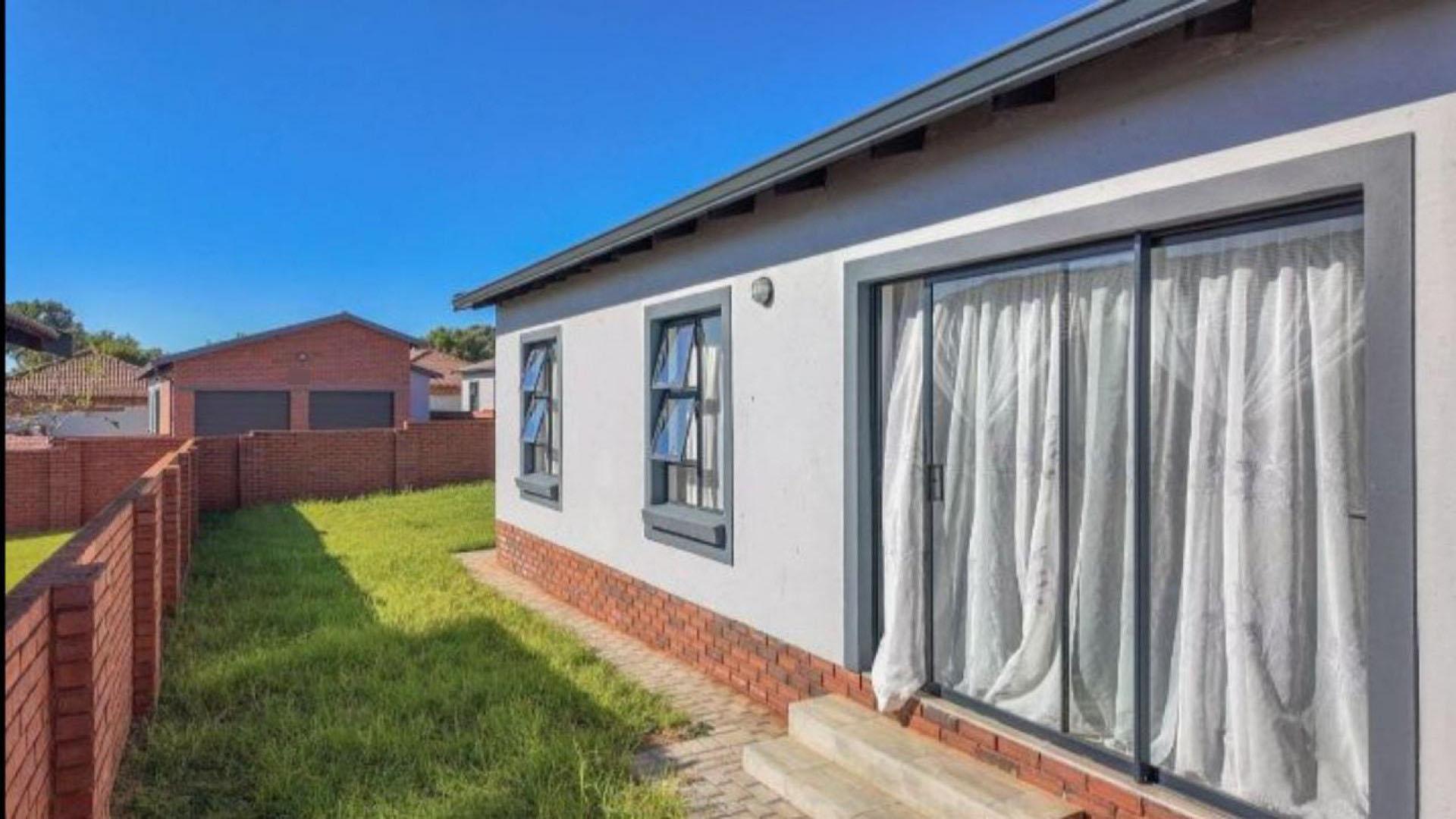 Backyard of property in Amandasig