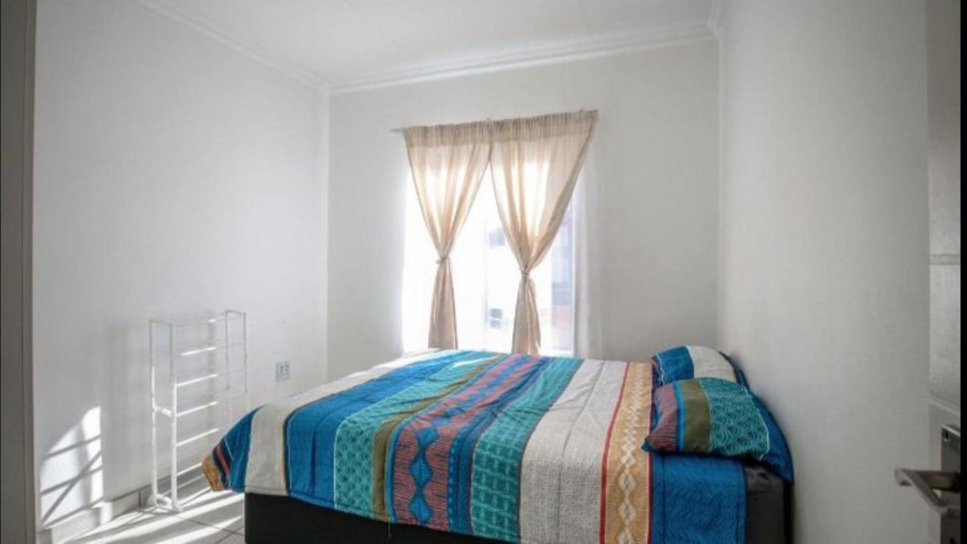 Bed Room 2 - 11 square meters of property in Amandasig