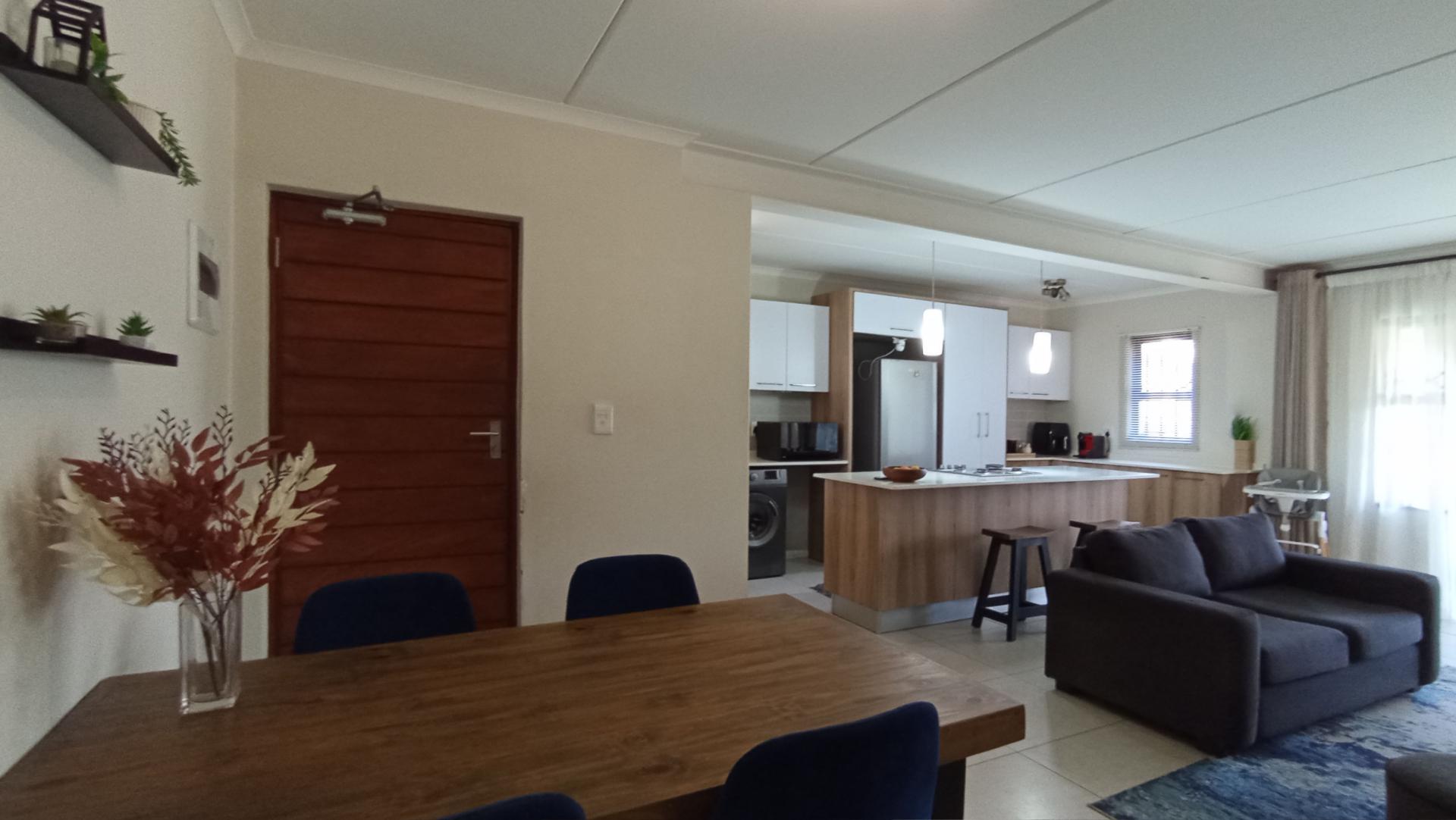 Lounges - 29 square meters of property in Westlake View