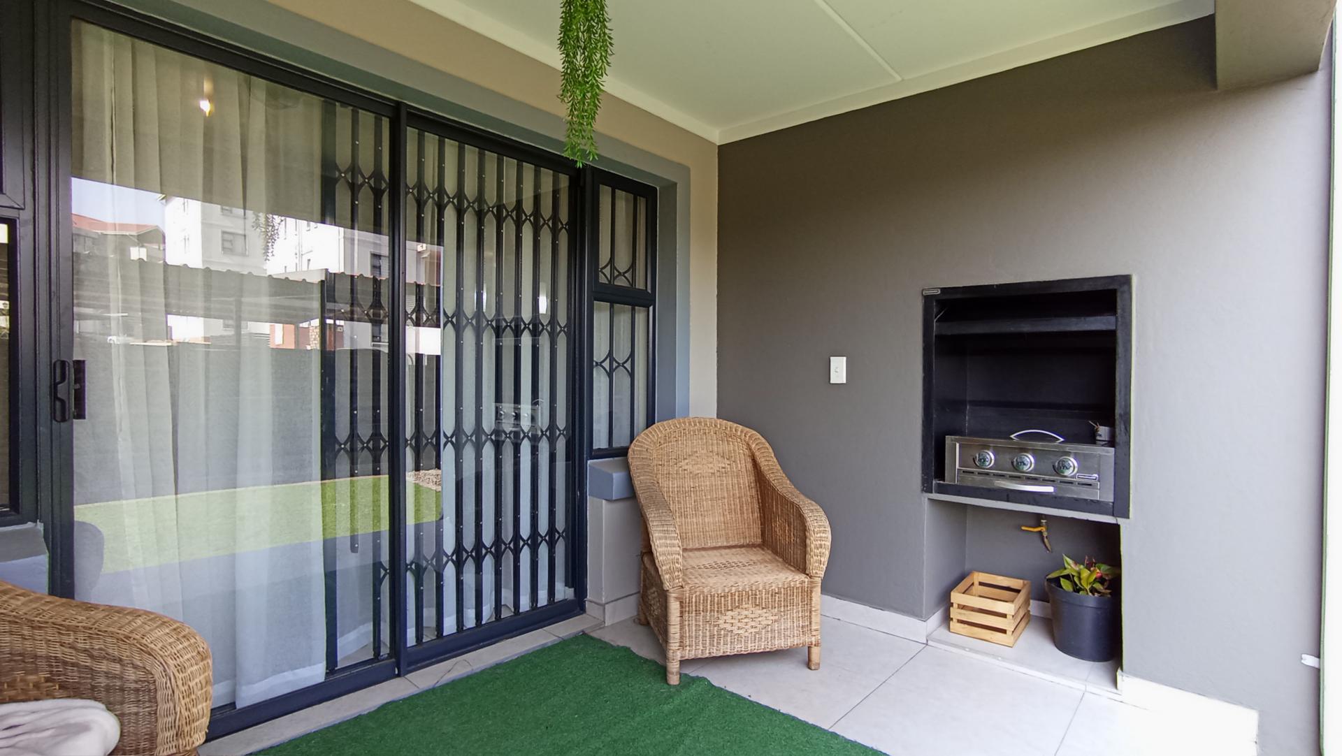 Patio - 9 square meters of property in Westlake View