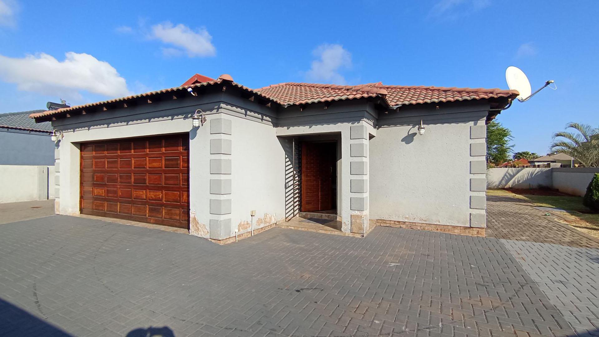 Front View of property in Clarina