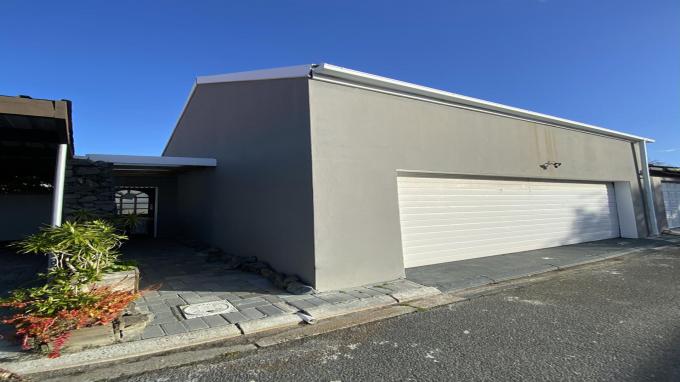 4 Bedroom Freehold Residence for Sale For Sale in Table View - Private Sale - MR689571