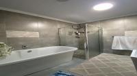 Main Bathroom of property in Table View