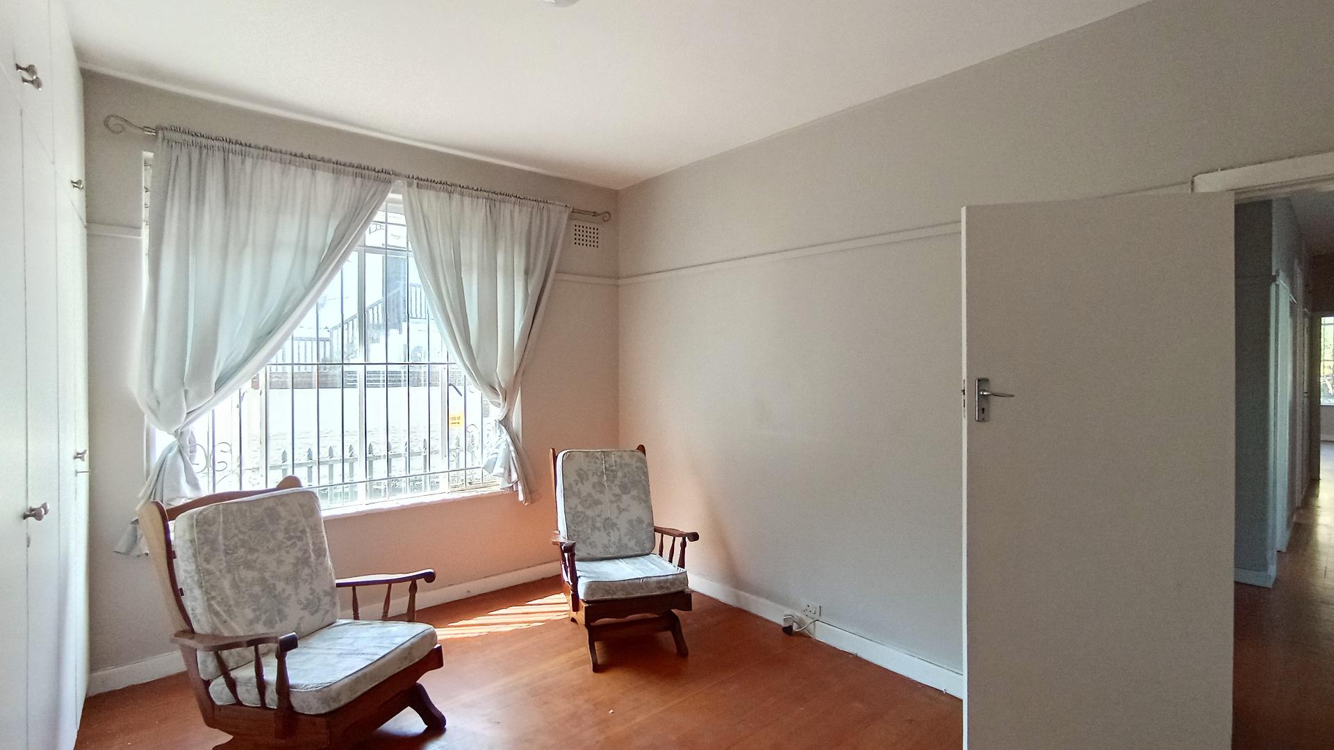 Bed Room 1 - 20 square meters of property in Musgrave