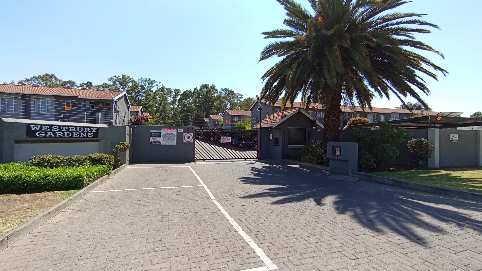 Front View of property in Union
