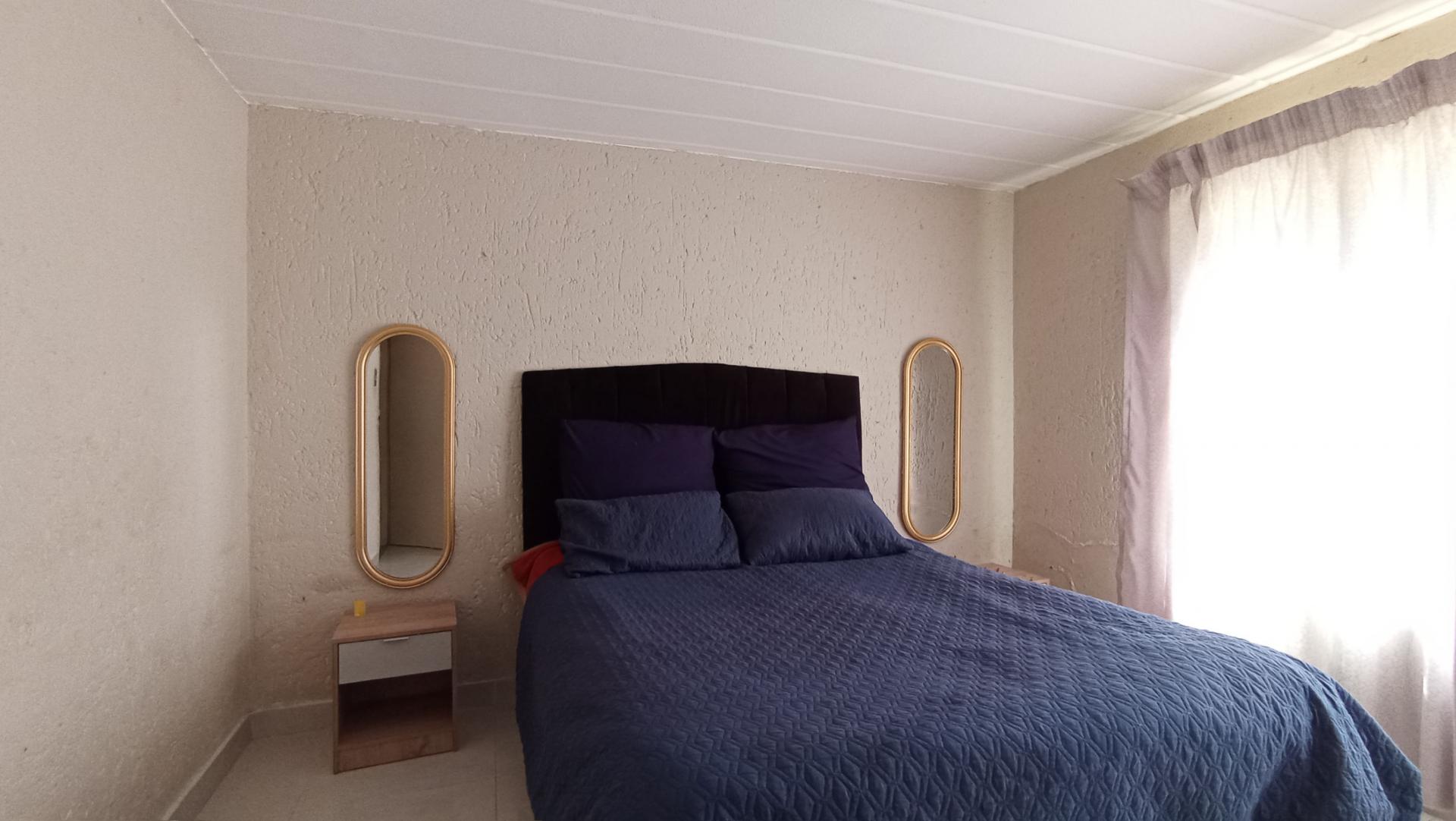 Bed Room 1 - 18 square meters of property in Union