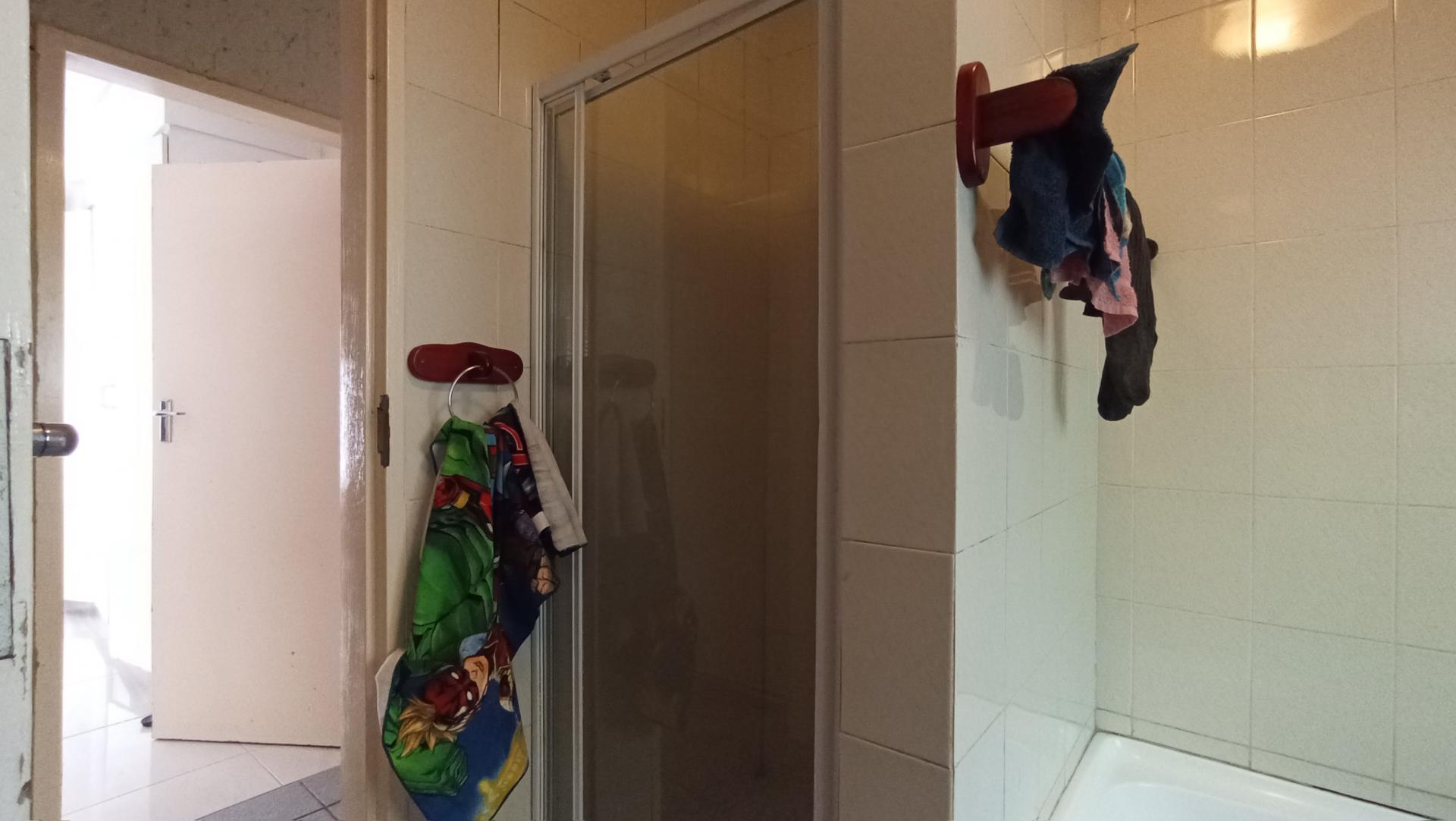 Bathroom 1 - 7 square meters of property in Union