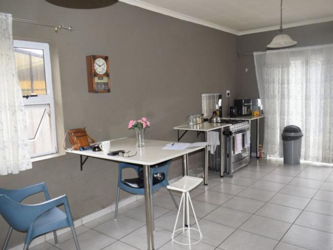 2 Bedroom House for Sale For Sale in Comet - MR689630