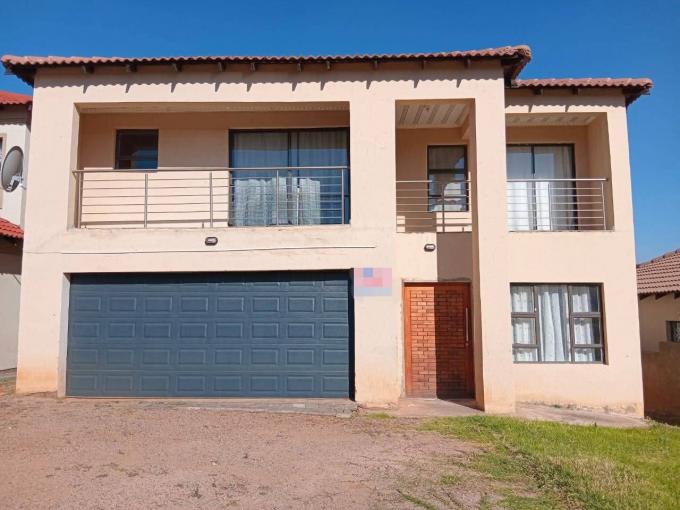 House for Sale For Sale in Krugersdorp - MR689641