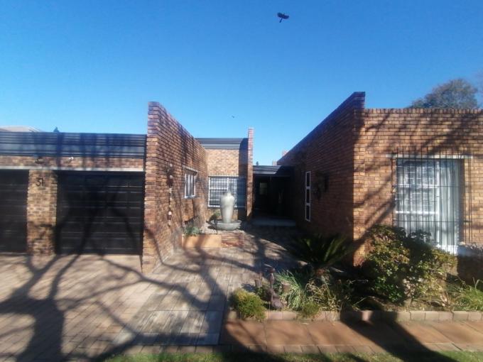 3 Bedroom House for Sale For Sale in Brackenhurst - MR689682