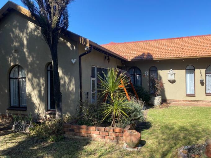 3 Bedroom House for Sale For Sale in Brackenhurst - MR689685