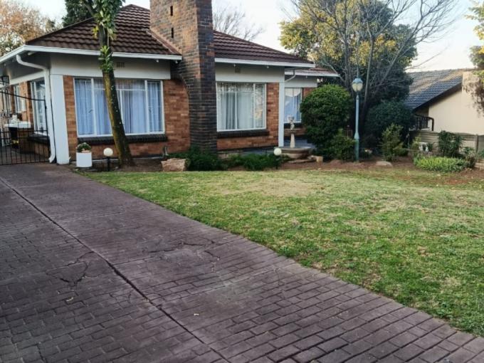 3 Bedroom House for Sale For Sale in South Crest - MR689689