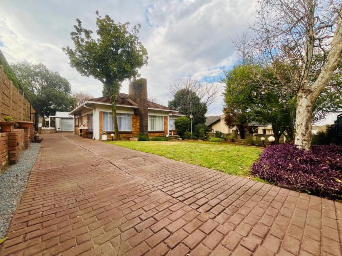 3 Bedroom House for Sale For Sale in South Crest - MR689689