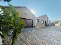 4 Bedroom 2 Bathroom House for Sale for sale in Brackendowns