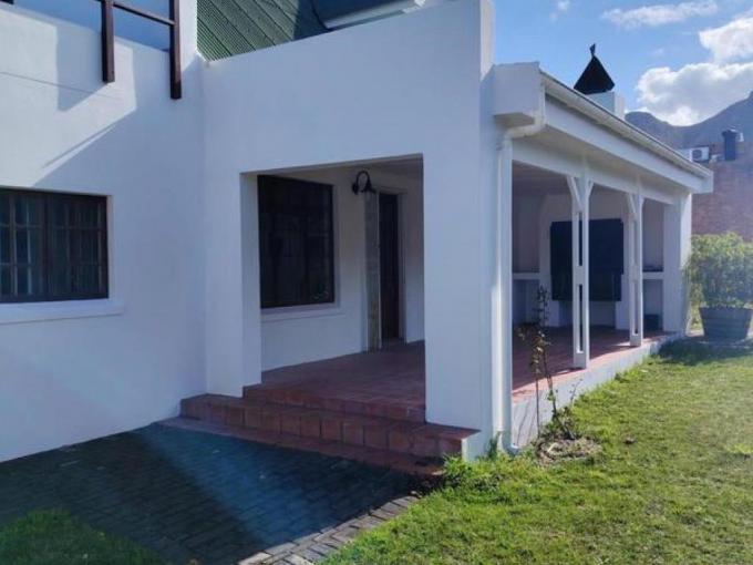 4 Bedroom House to Rent in Onrus - Property to rent - MR689695
