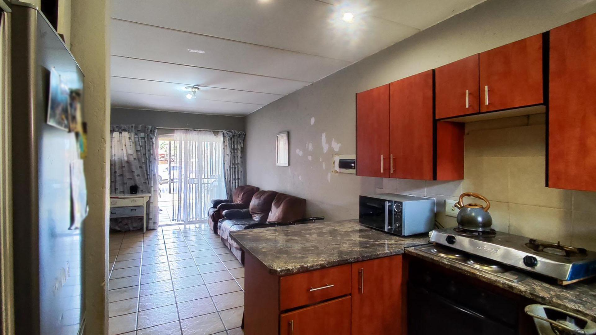 Kitchen - 11 square meters of property in Comet