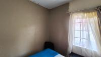 Bed Room 1 of property in Comet