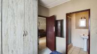 Main Bedroom of property in Comet
