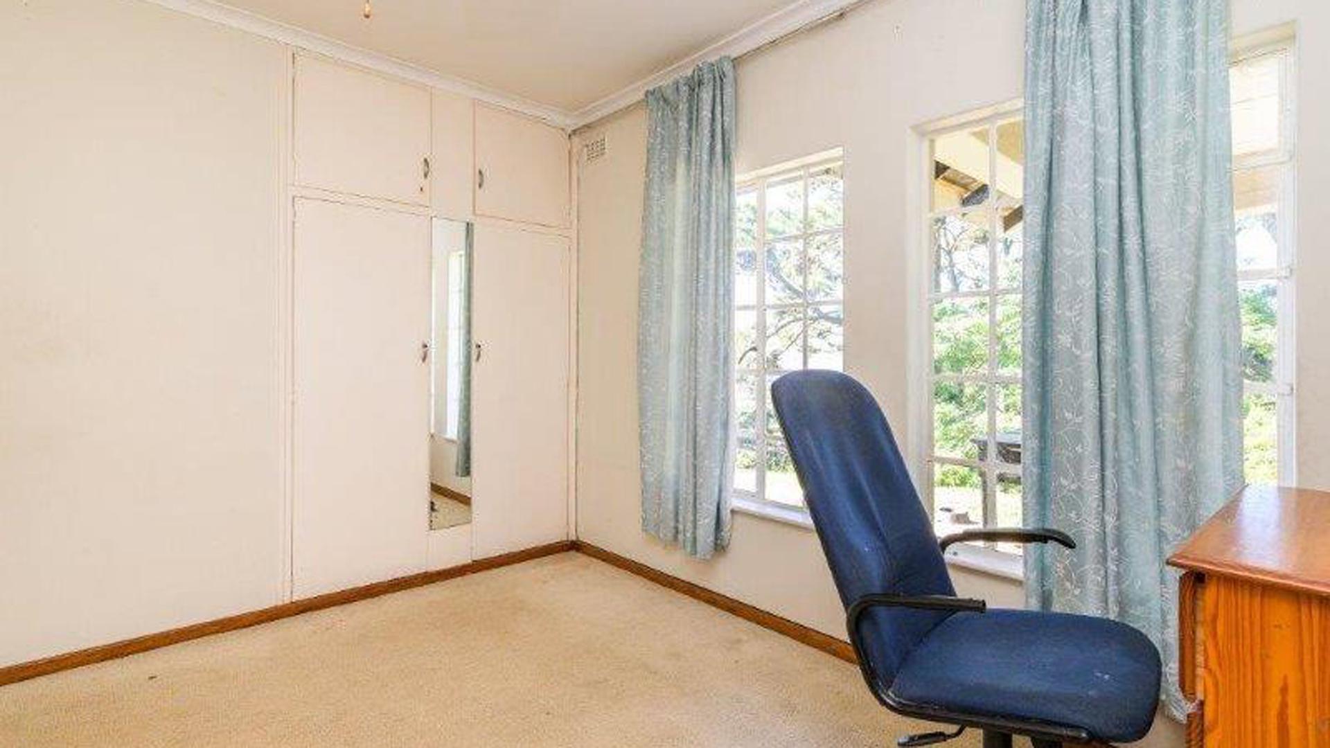 Bed Room 3 - 16 square meters of property in Atholl Heights