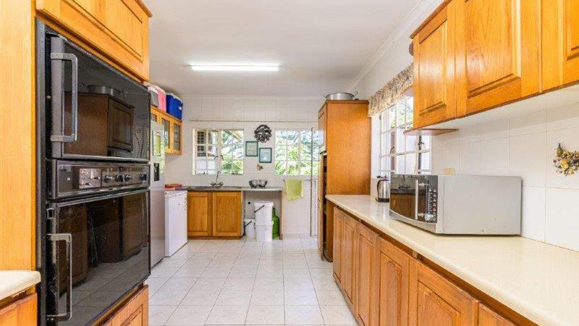 Kitchen - 32 square meters of property in Atholl Heights