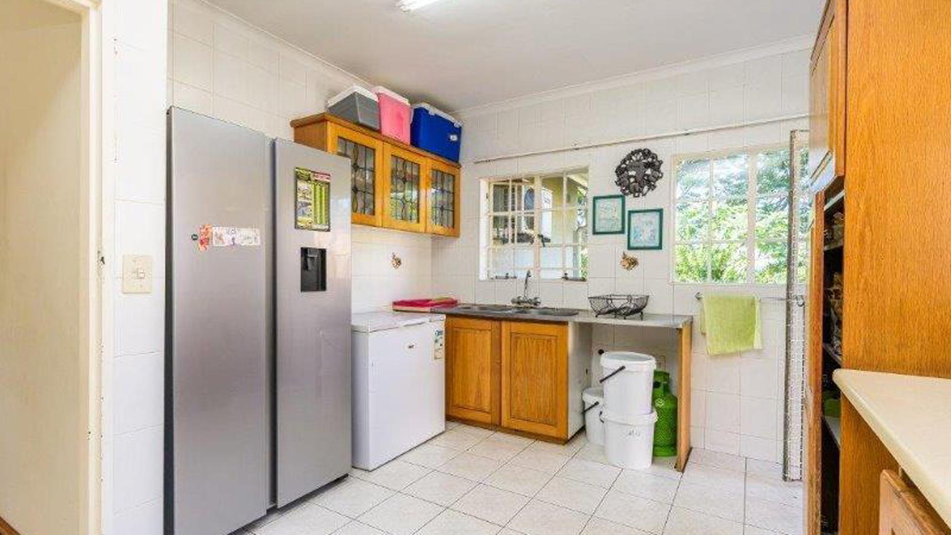 Kitchen - 32 square meters of property in Atholl Heights