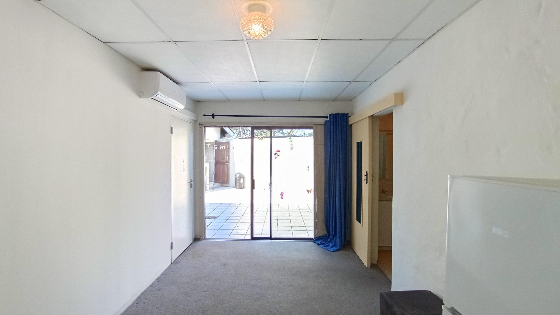 Flatlet - 58 square meters of property in Atholl Heights