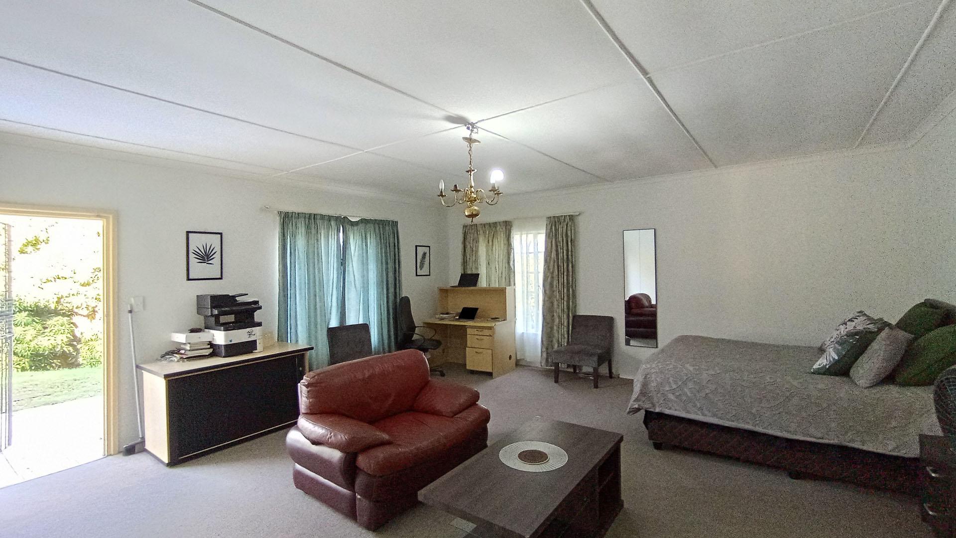 Flatlet - 58 square meters of property in Atholl Heights