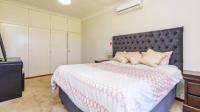Bed Room 1 of property in Atholl Heights