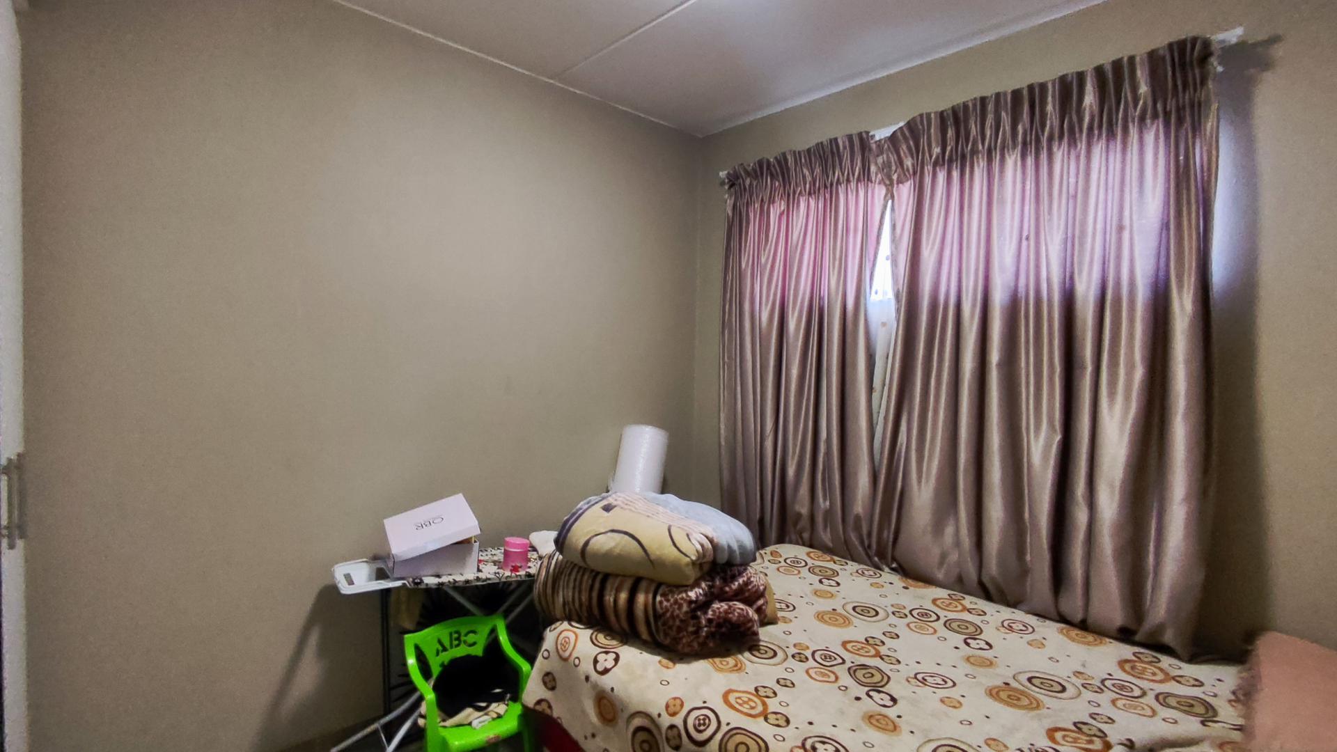 Bed Room 2 - 11 square meters of property in Rynfield