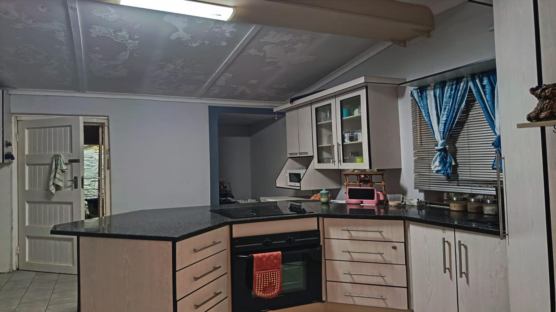 Kitchen of property in Krugersdorp West