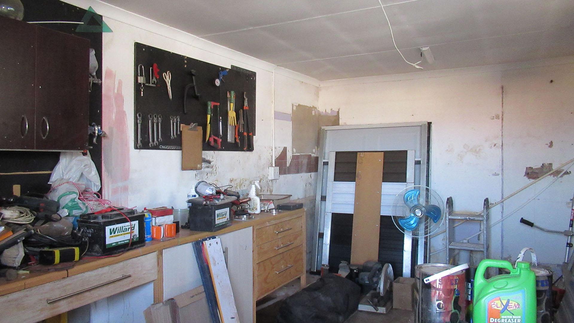 Spaces - 32 square meters of property in Krugersdorp West