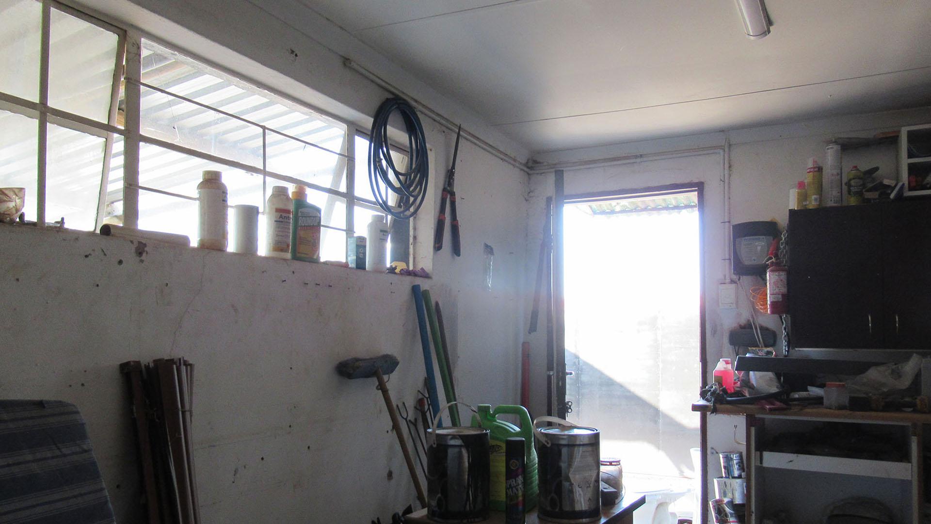 Spaces - 32 square meters of property in Krugersdorp West