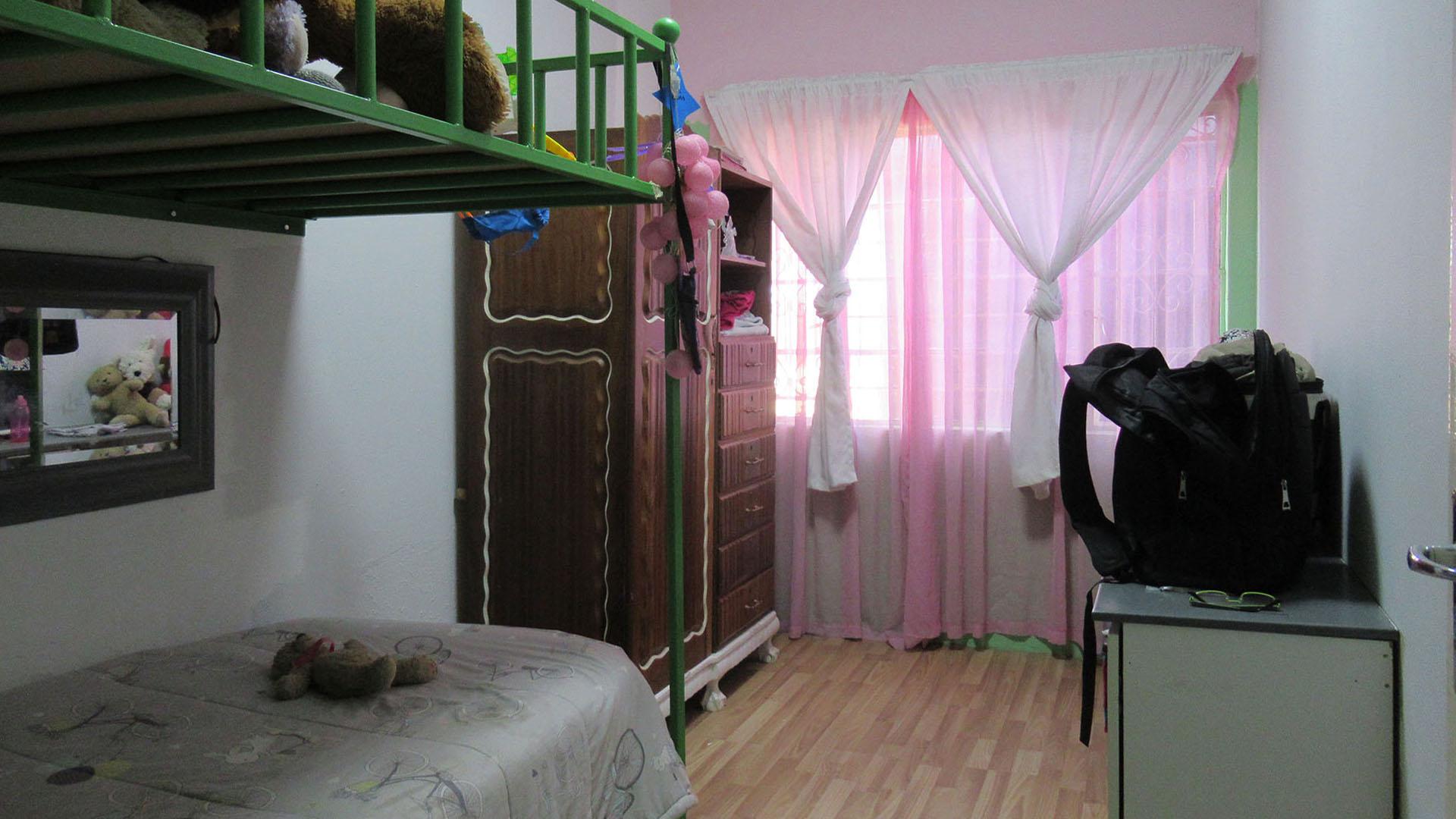 Bed Room 3 - 12 square meters of property in Krugersdorp West
