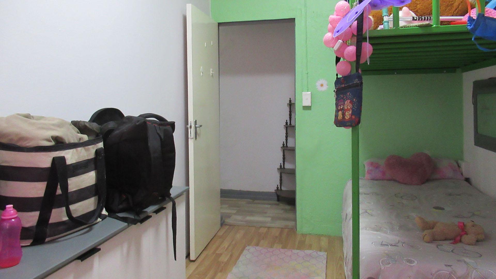 Bed Room 3 - 12 square meters of property in Krugersdorp West
