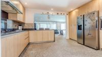 Kitchen of property in Bryanston East