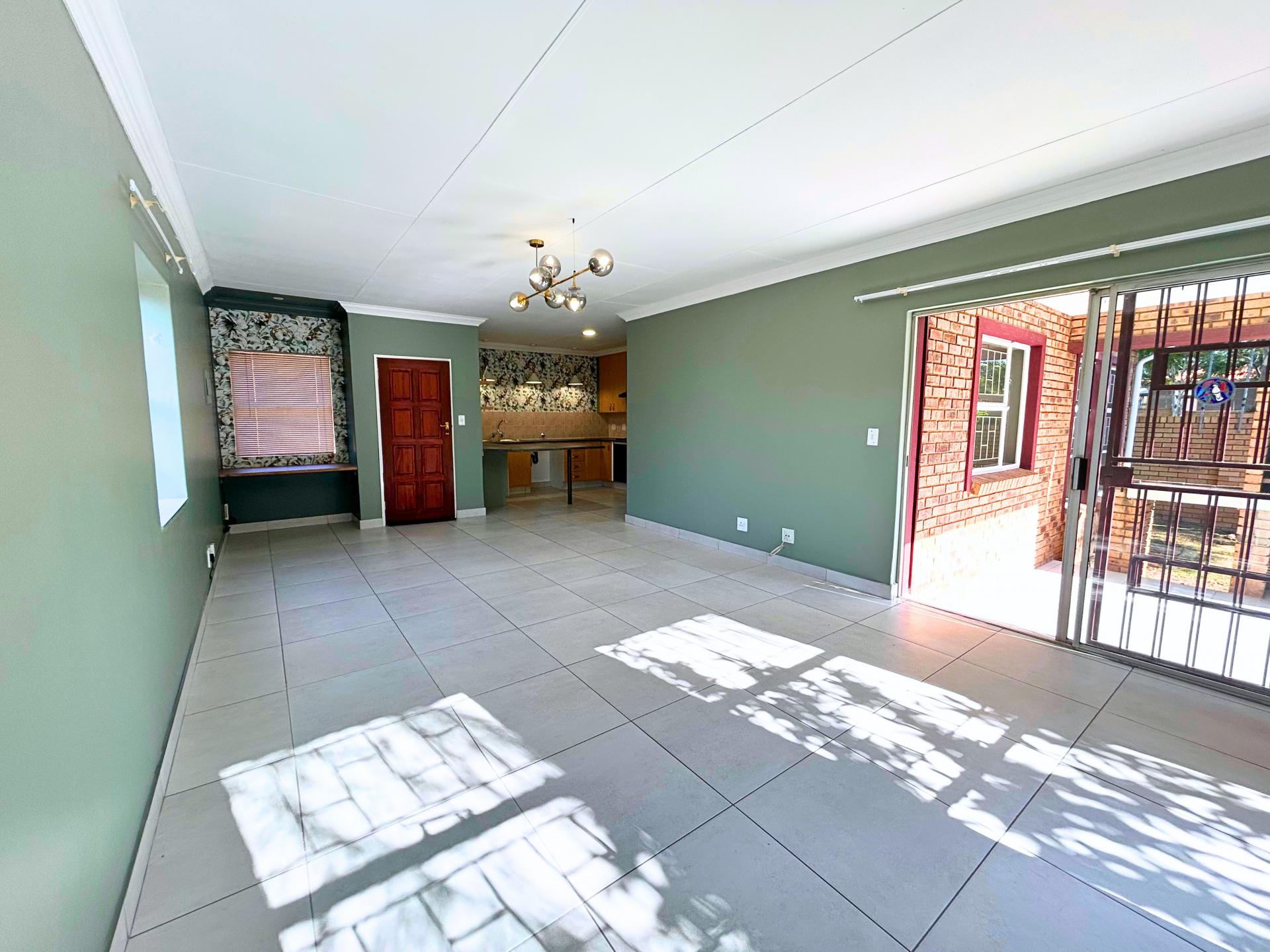  of property in Amberfield Crest