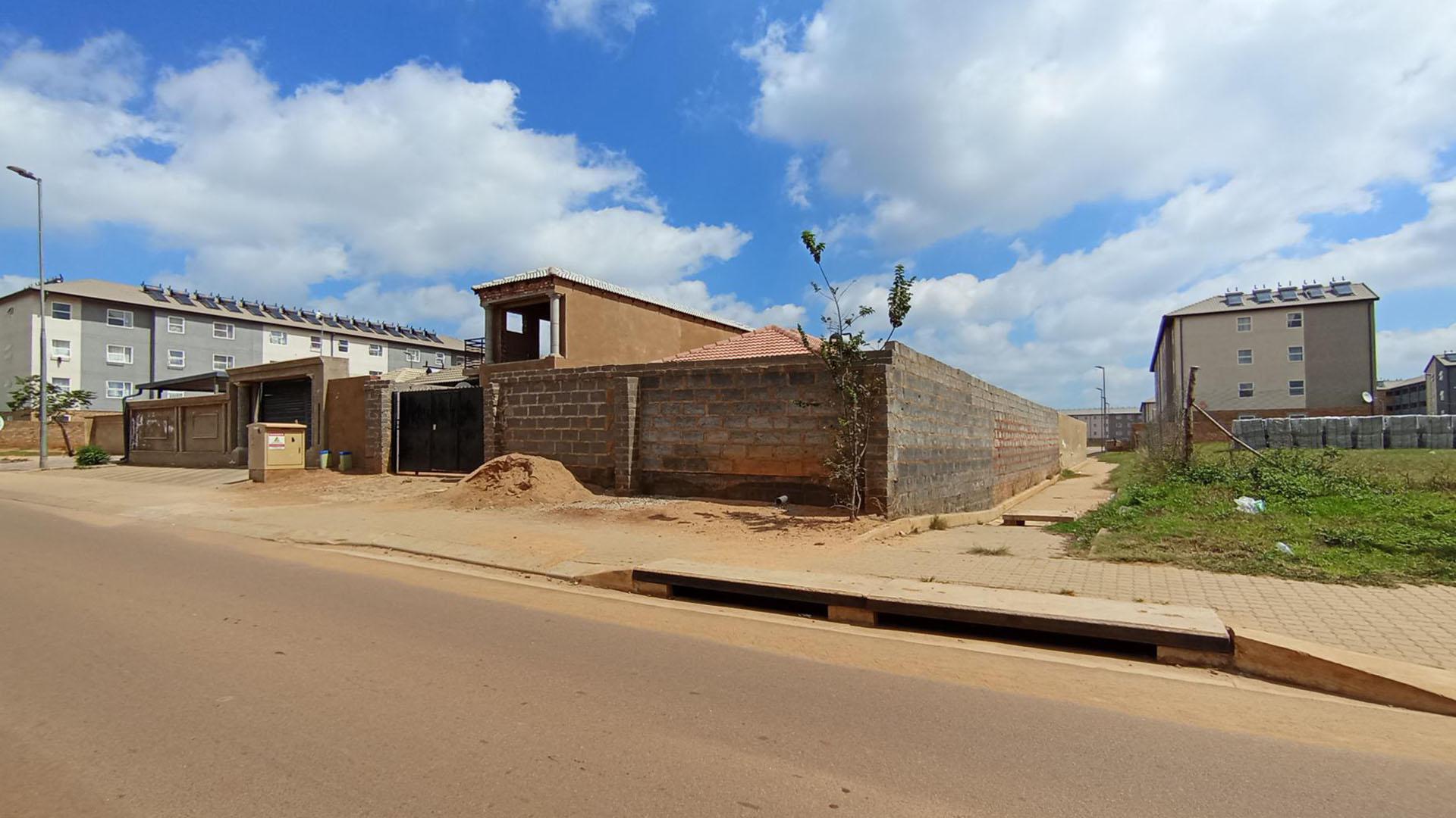 Front View of property in Clayville