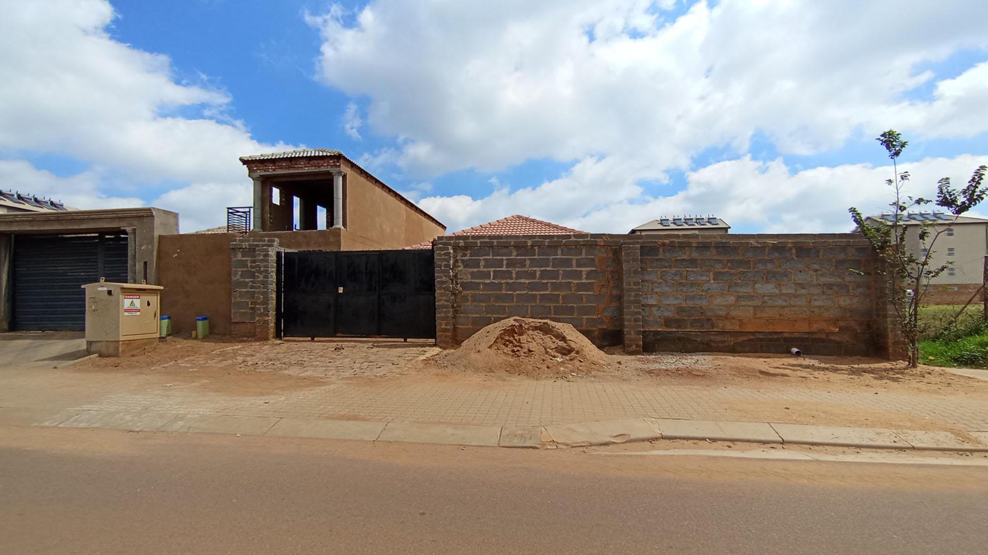 Front View of property in Clayville