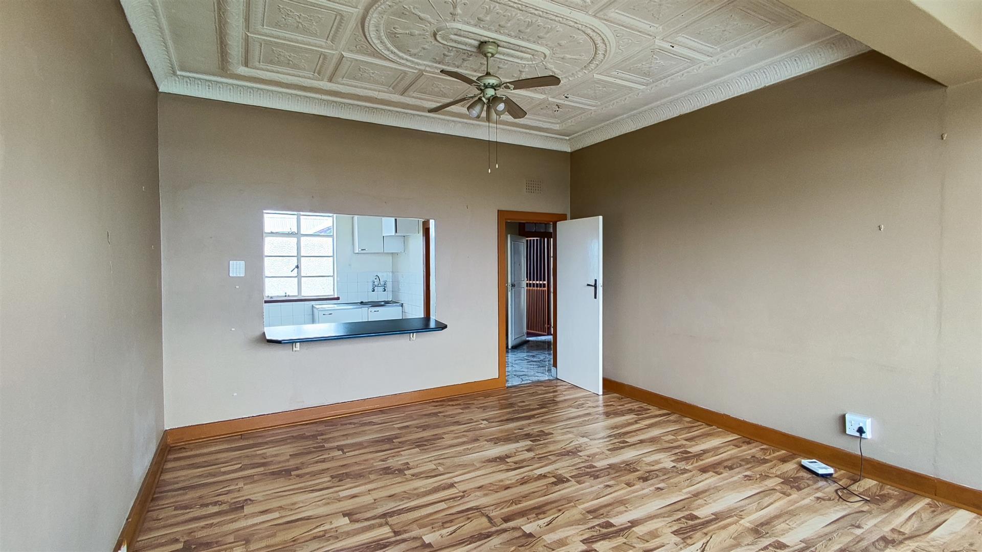 Lounges - 22 square meters of property in Benoni