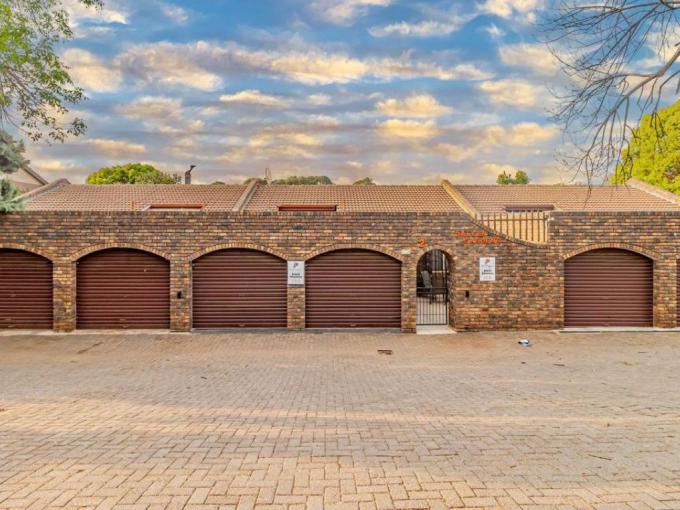 3 Bedroom Sectional Title for Sale For Sale in Windsor West - MR689743