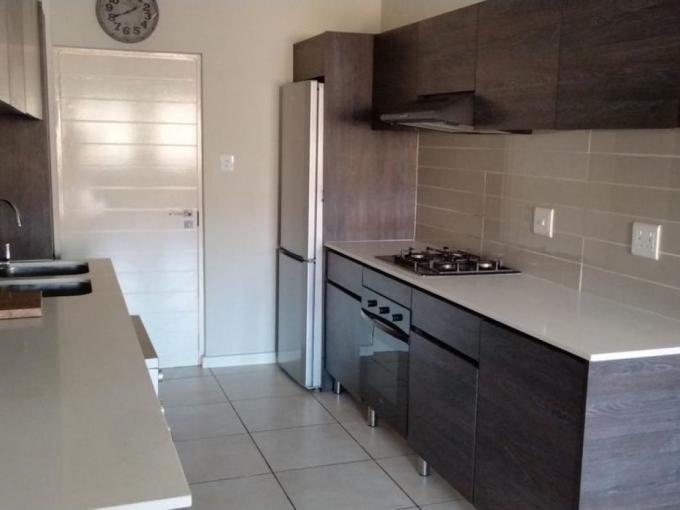 1 Bedroom Apartment to Rent in Oakdene - Property to rent - MR689744