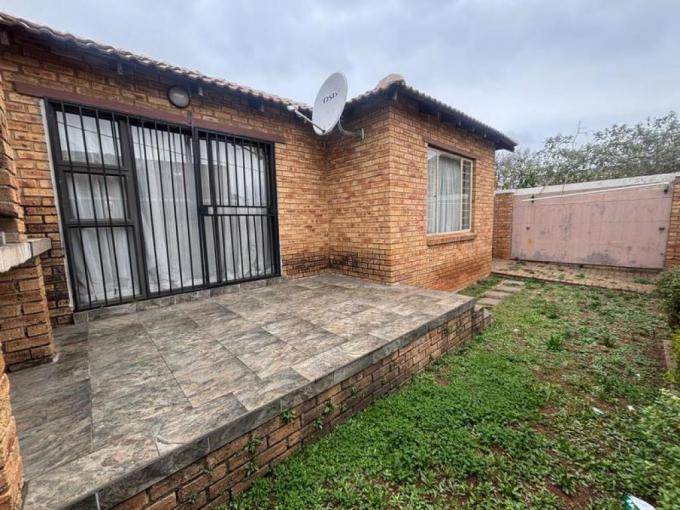 2 Bedroom Simplex for Sale For Sale in Newlands - JHB - MR689757