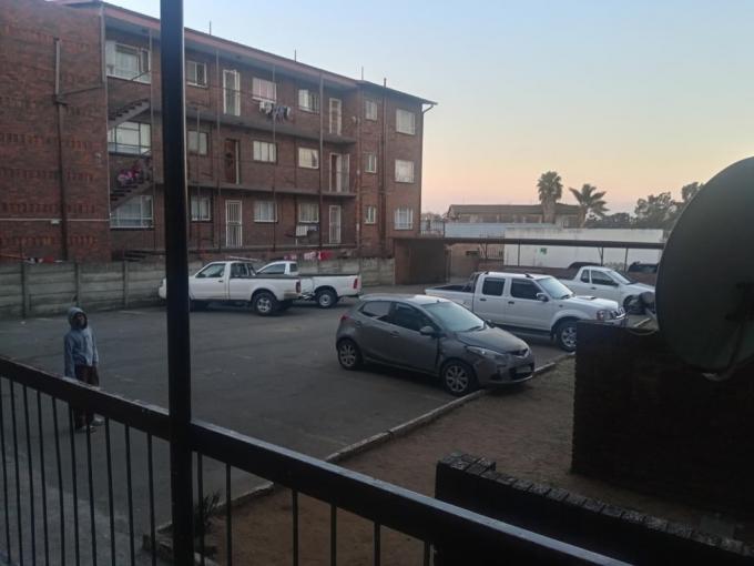 2 Bedroom Apartment for Sale For Sale in Germiston South - MR689794