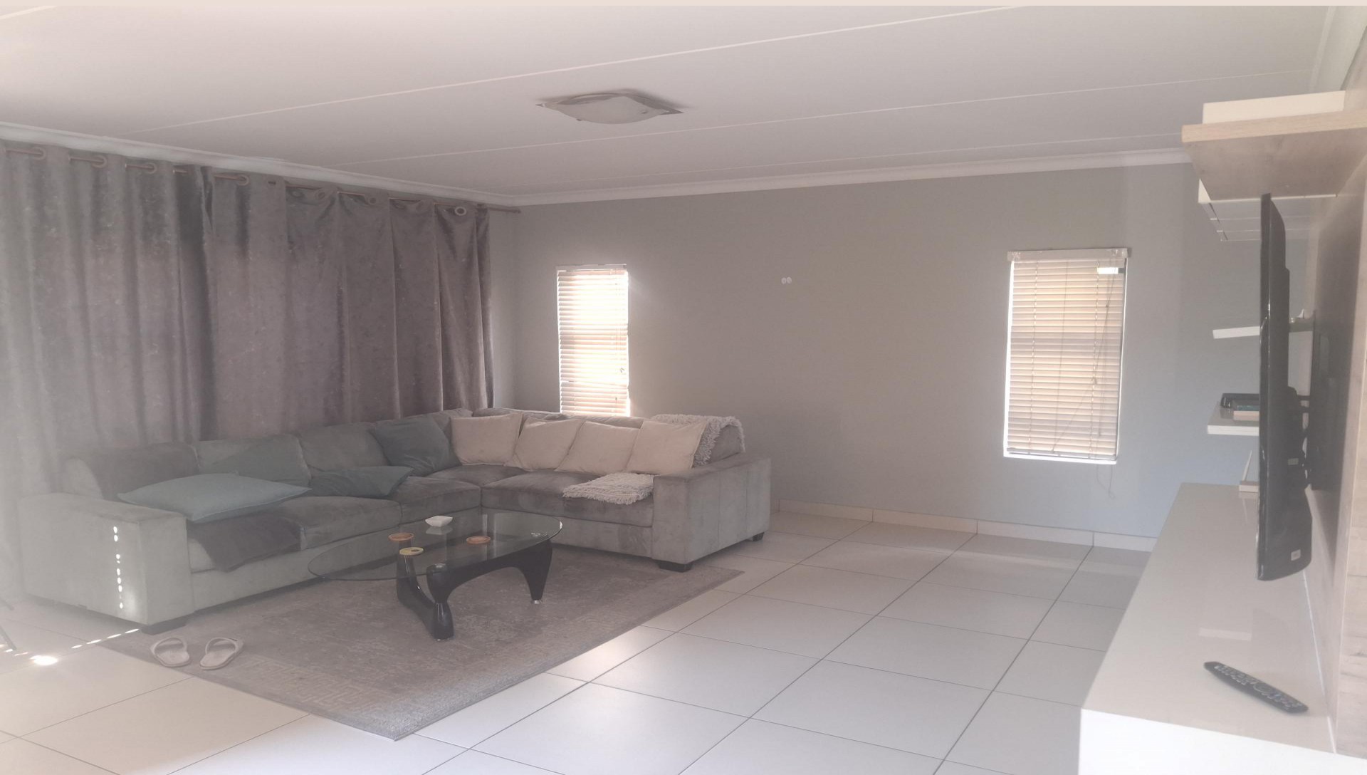 Lounges of property in Rua Vista