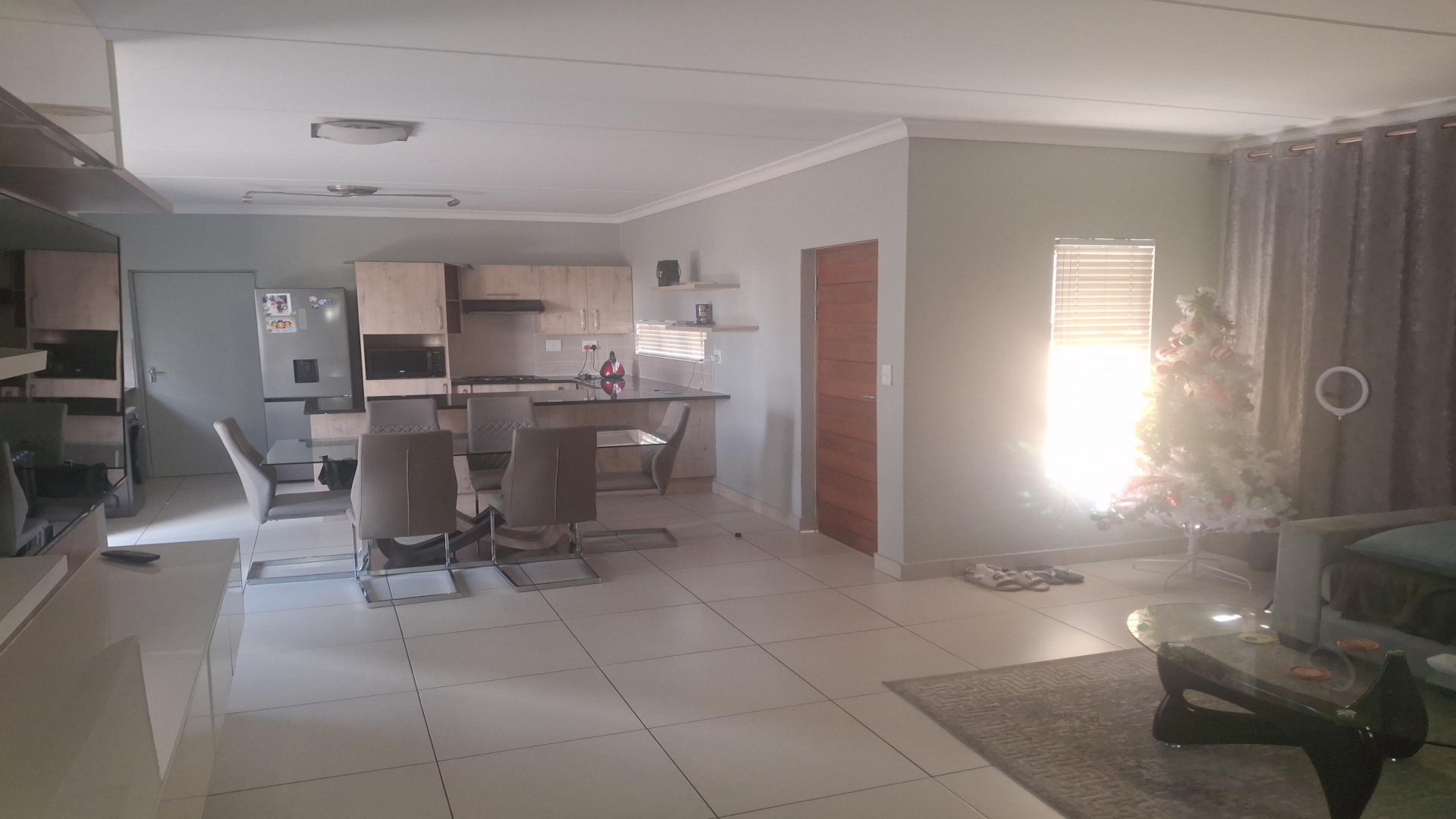 Kitchen of property in Rua Vista